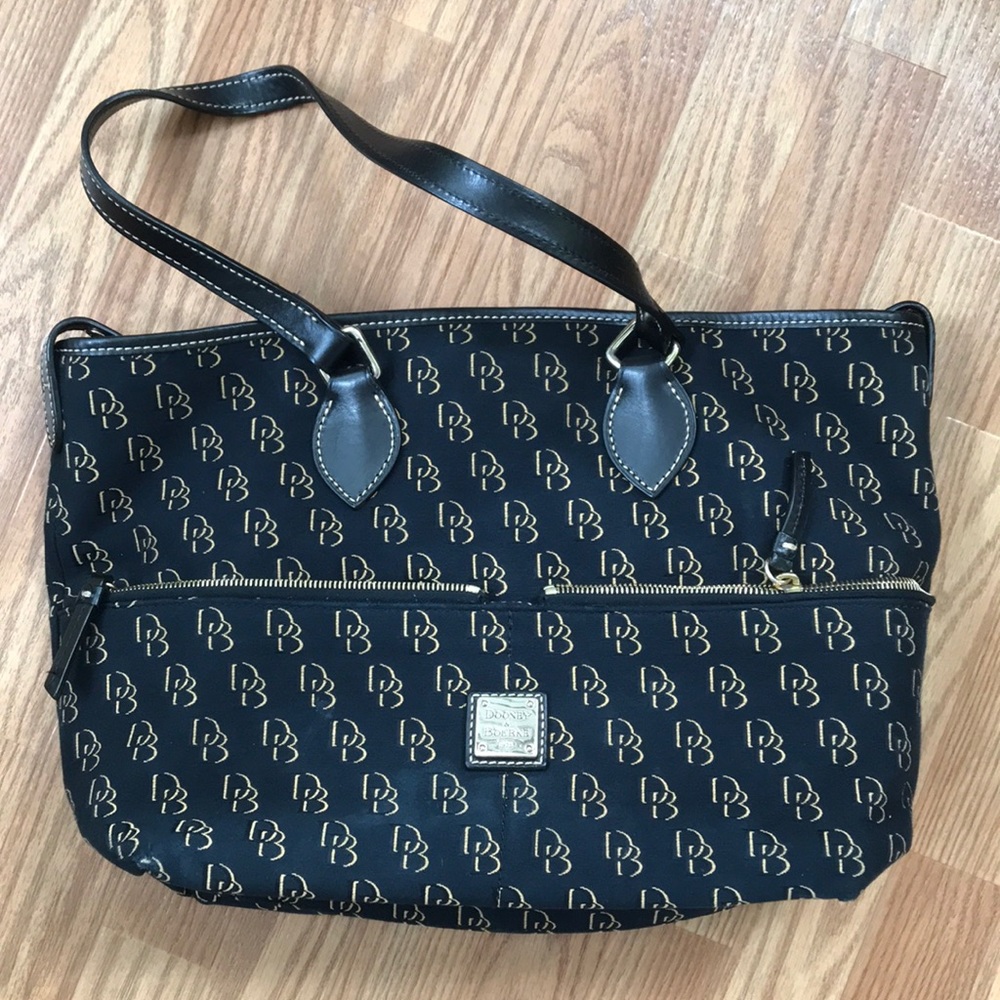 Dooney & Bourke Large Tote